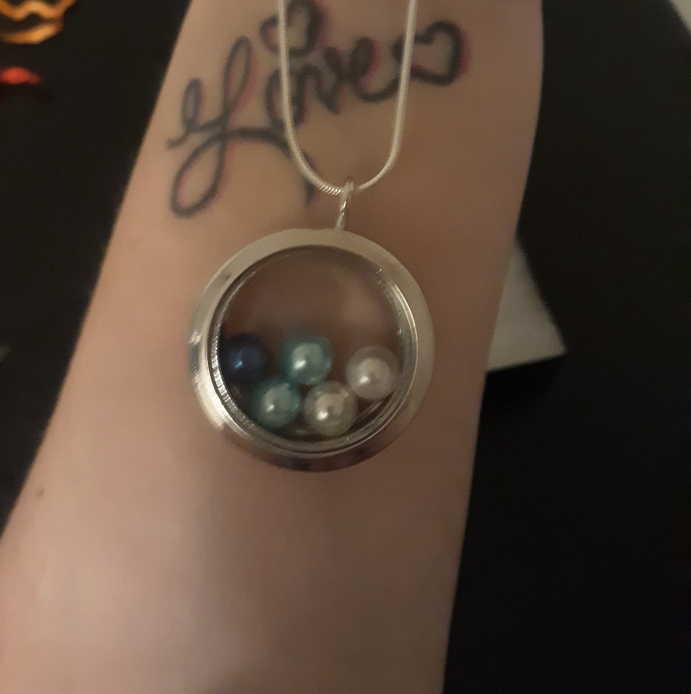 Floating Locket Necklace with 5 Pearls of choice